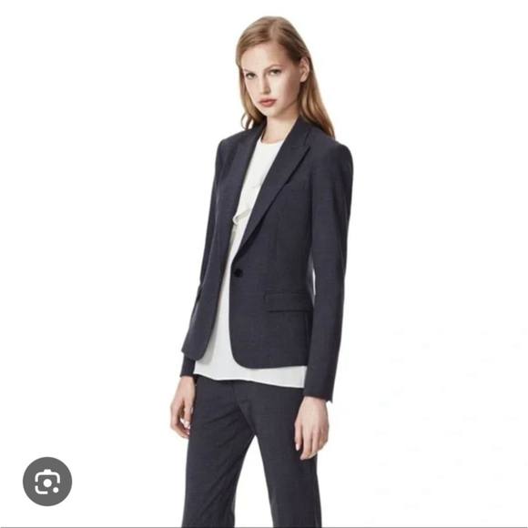 THEORY Women's Blazer Size 2 Blue Color in Excellent condition - Picture 1 of 6